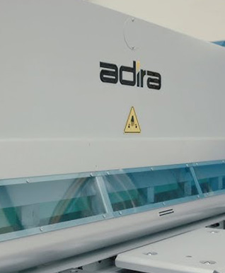 Κοπή μετάλλων με λέιζερ adira